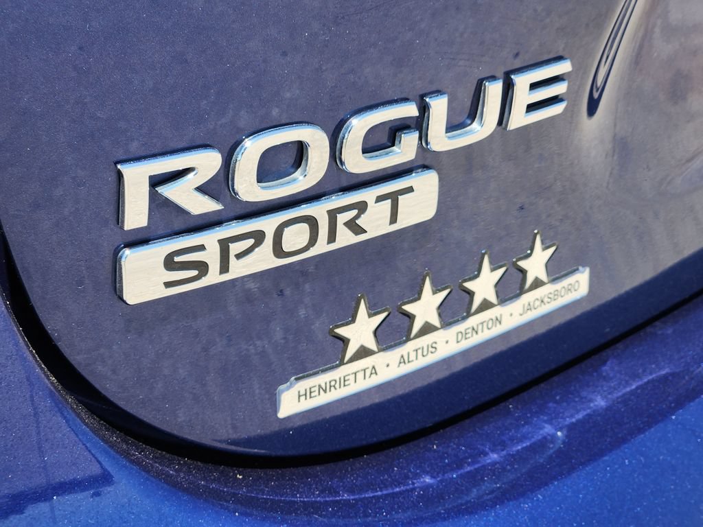 Used 2022 Nissan Rogue Sport S FWD image 12