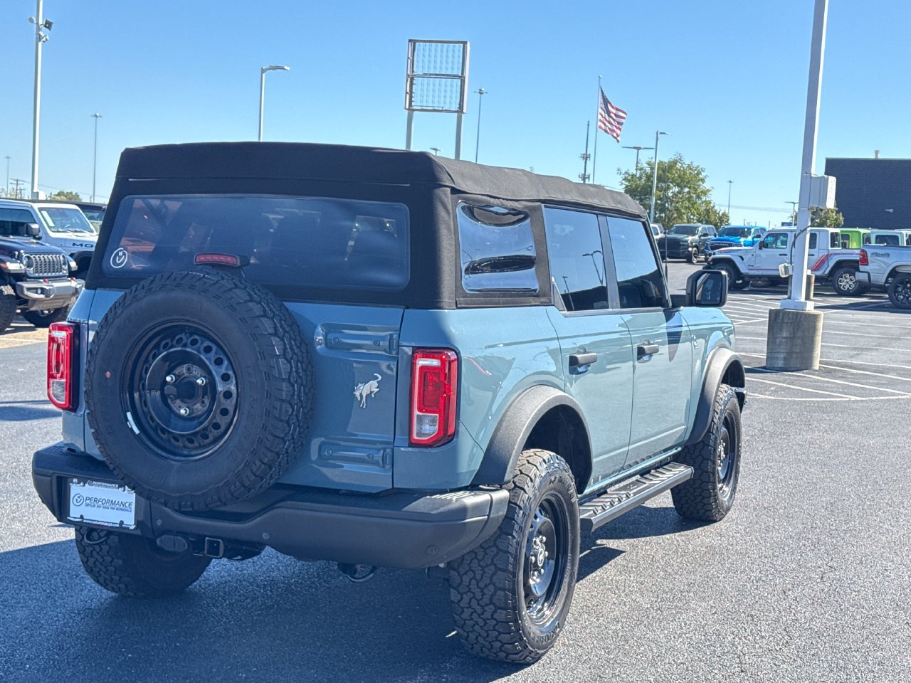 Used 2021 Ford Bronco Black Diamond AWD/4WD image 3