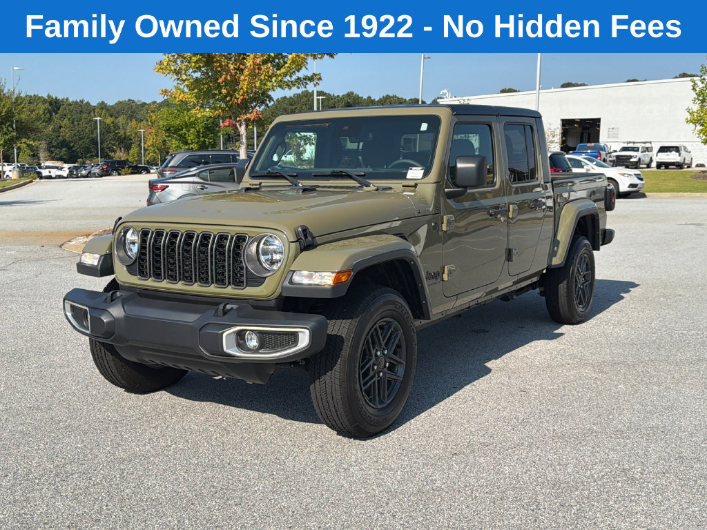 Used 2025 Jeep Gladiator Sport AWD/4WD image 3