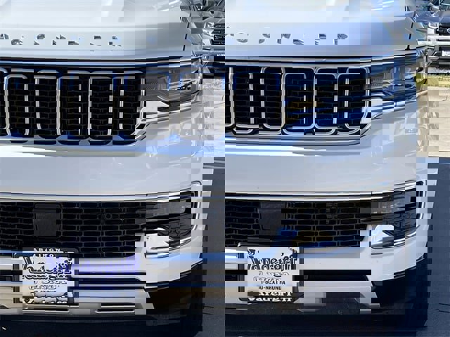 Used 2024 Jeep Wagoneer L Series II w/ Flexible Seating Group image 7