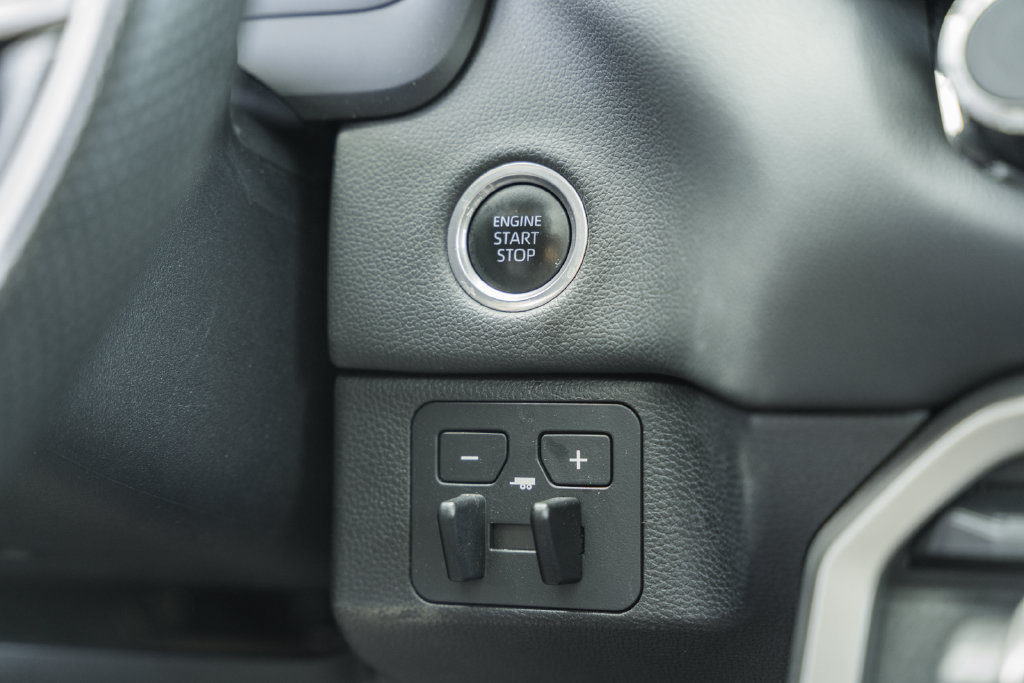 Used 2023 Toyota Tundra Limited AWD/4WD image 23