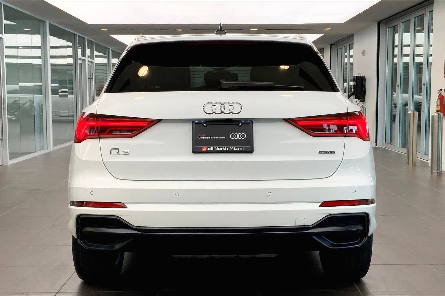 Used 2020 Audi Q3 2.0T Premium w/ Convenience Package AWD/4WD image 5