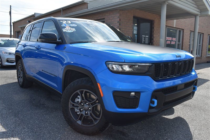 Used 2023 Jeep Grand Cherokee Trailhawk AWD/4WD image 1