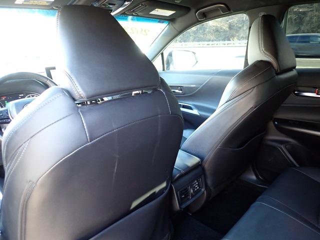 Certified 2023 Toyota Venza XLE image 16
