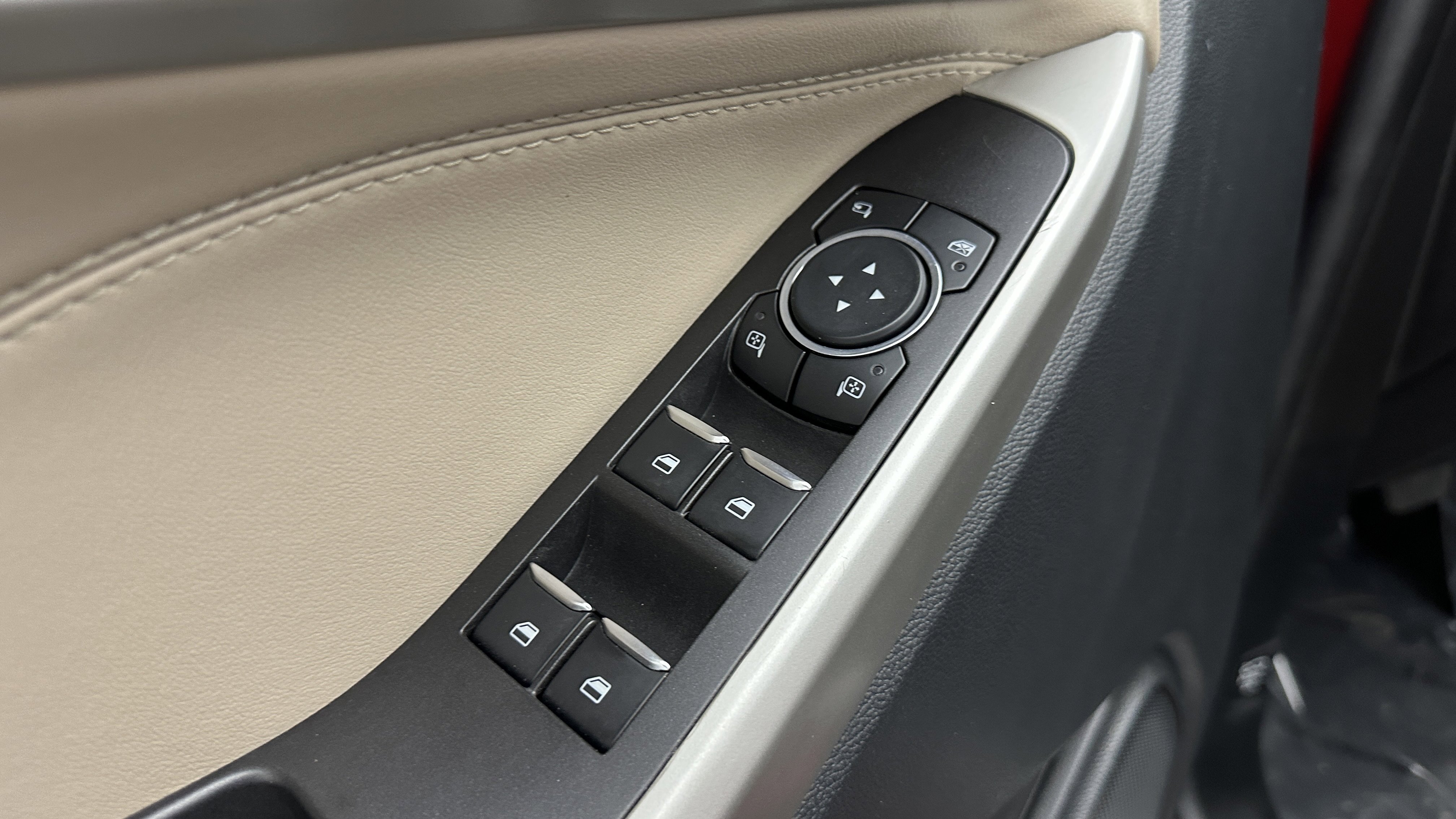 Used 2023 Ford Explorer Limited image 25