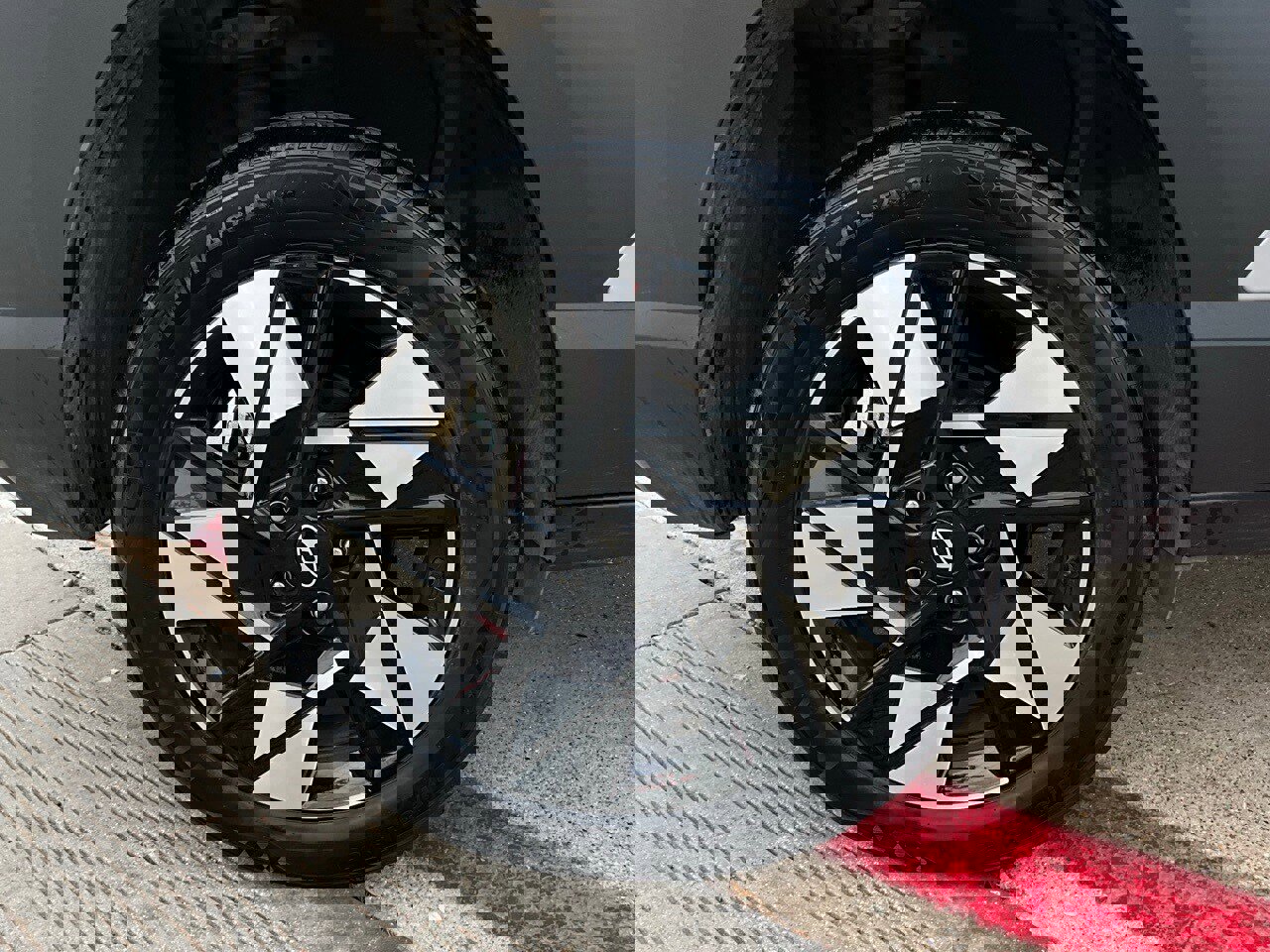 Used 2025 Hyundai Kona SEL image 9