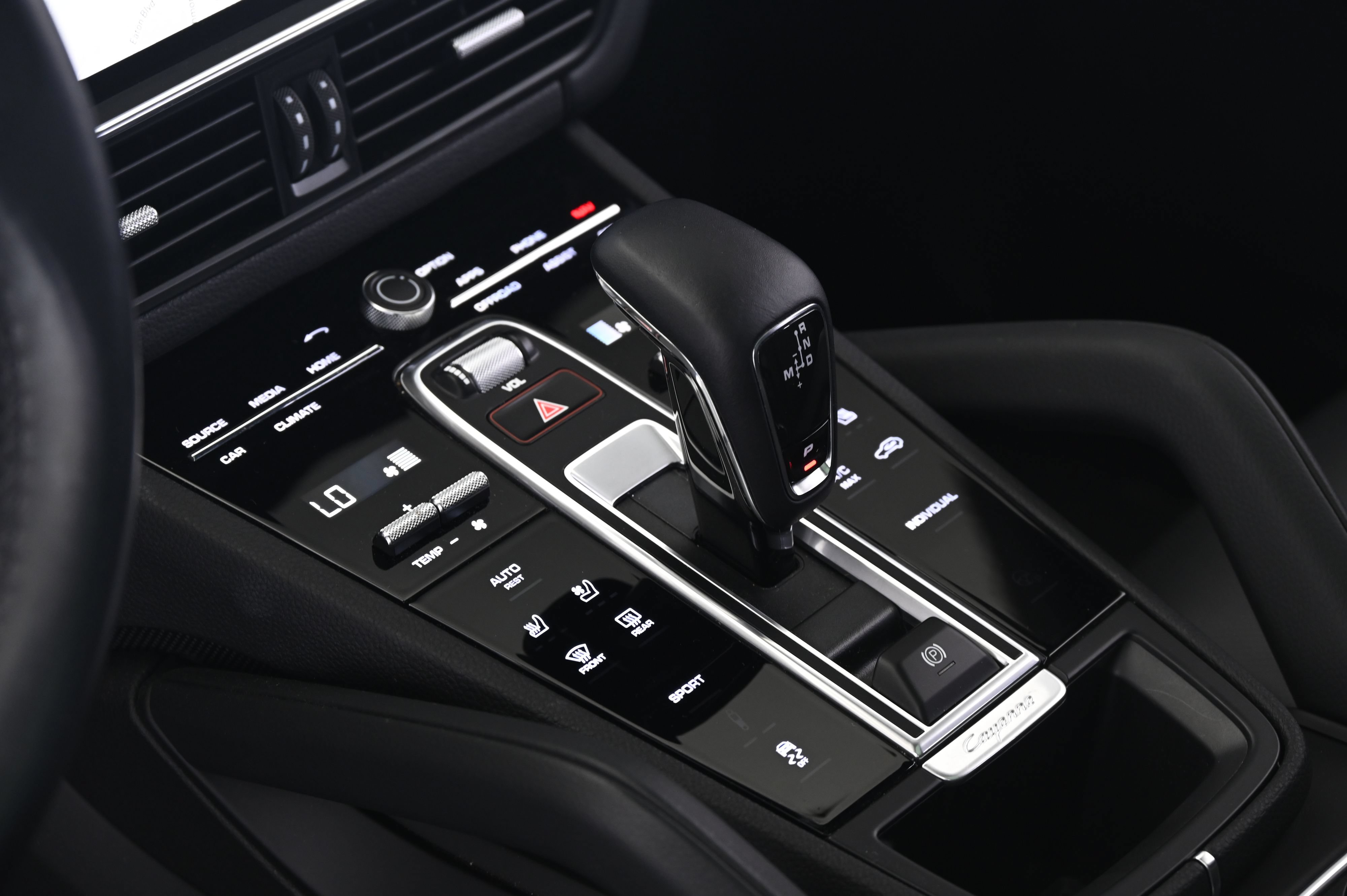 Certified 2023 Porsche Cayenne AWD/4WD image 34