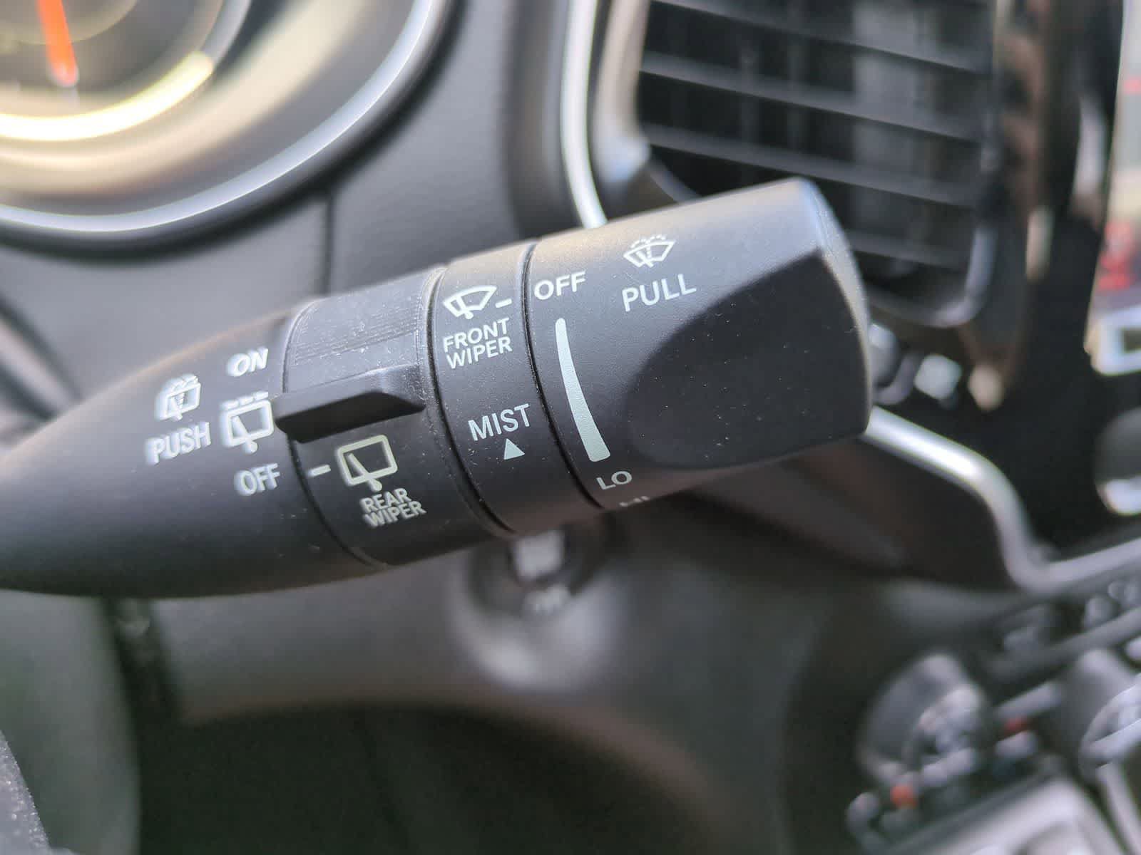 Used 2020 Jeep Cherokee Limited w/ Trailer Tow Group AWD/4WD image 25