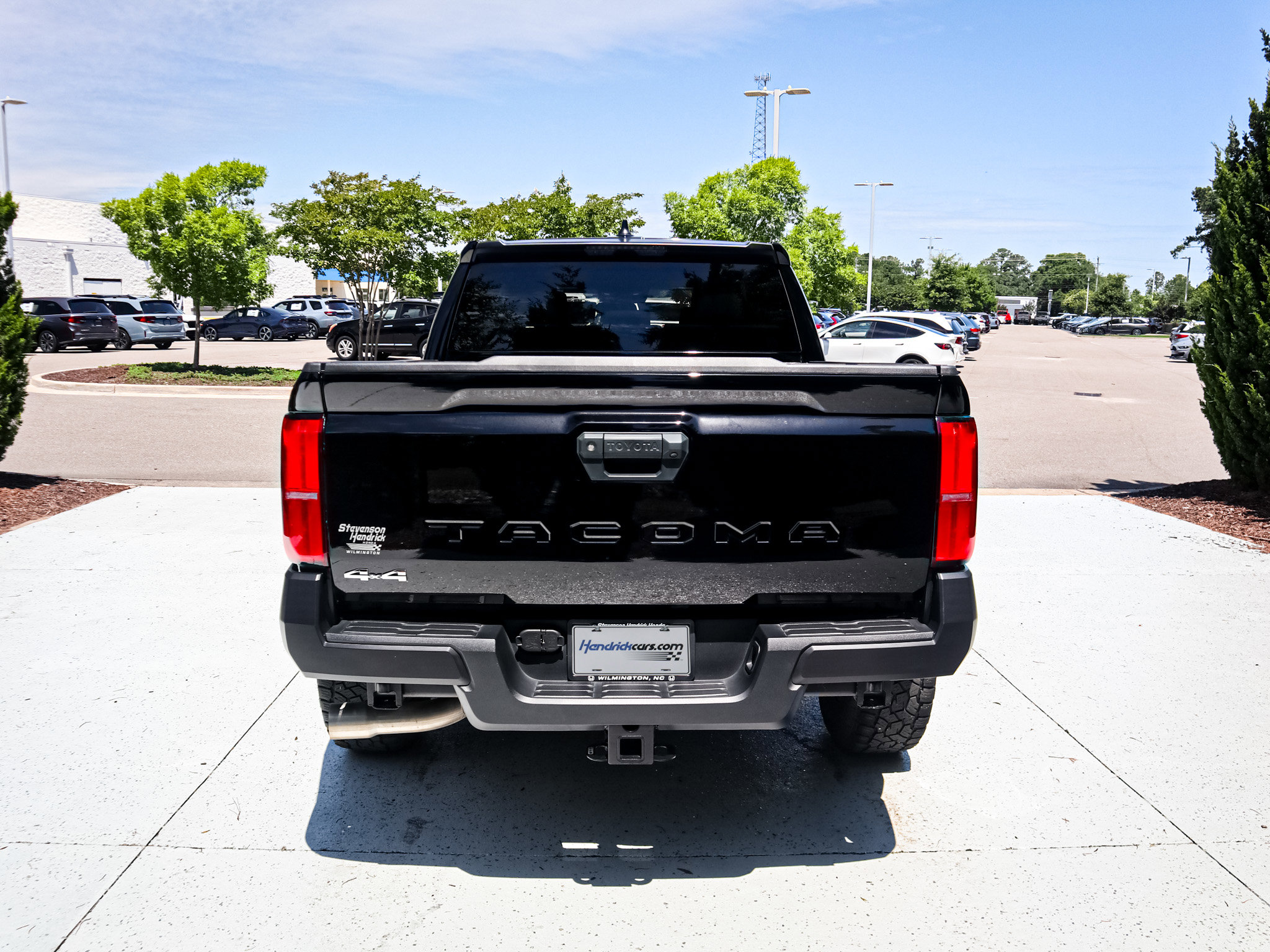 Used 2024 Toyota Tacoma SR AWD/4WD image 9