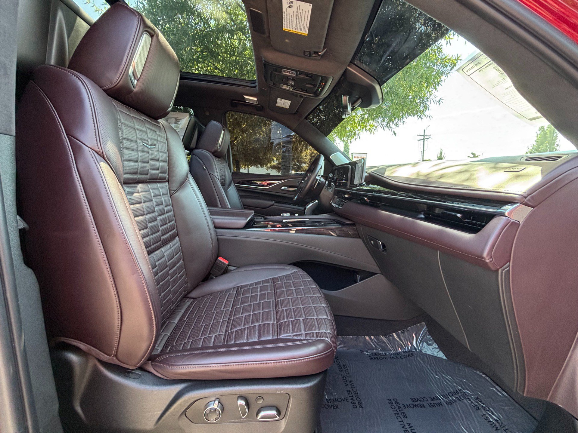 Used 2023 Cadillac Escalade ESV V AWD/4WD image 19