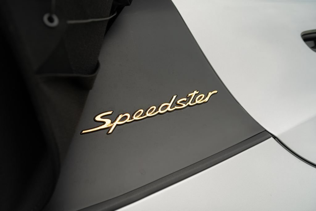 Used 2019 Porsche 911 Speedster RWD image 38