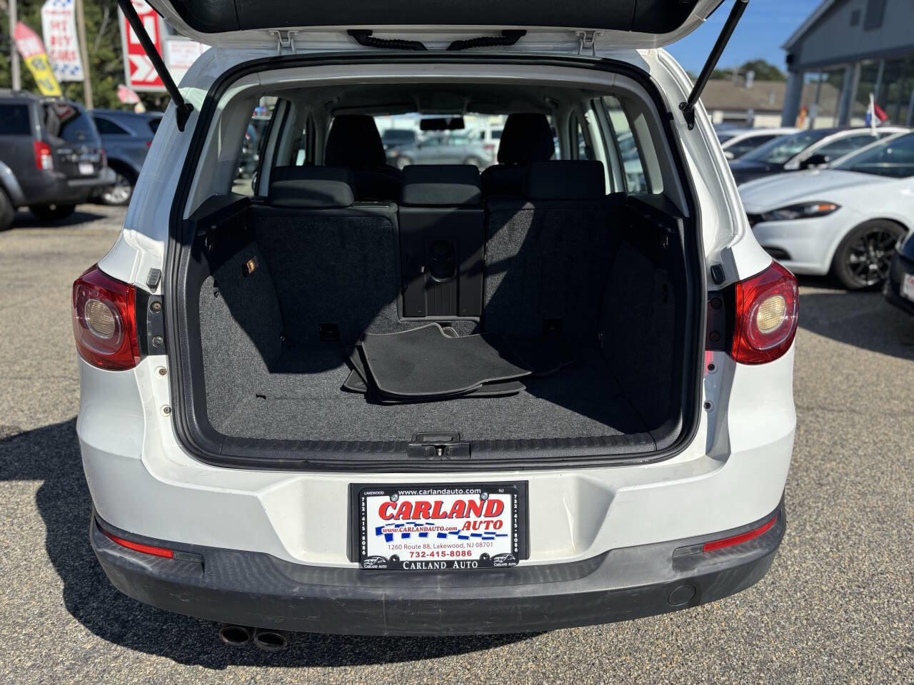 Used 2011 Volkswagen Tiguan S image 13