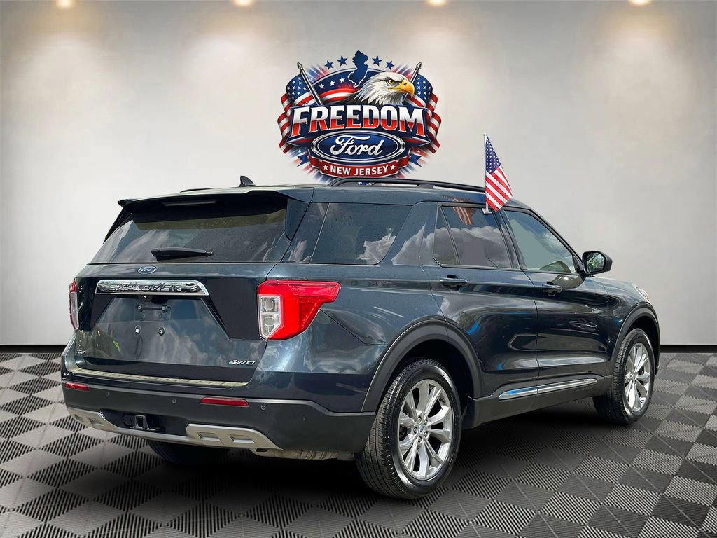 Used 2023 Ford Explorer XLT w/ Equipment Group 202A image 4