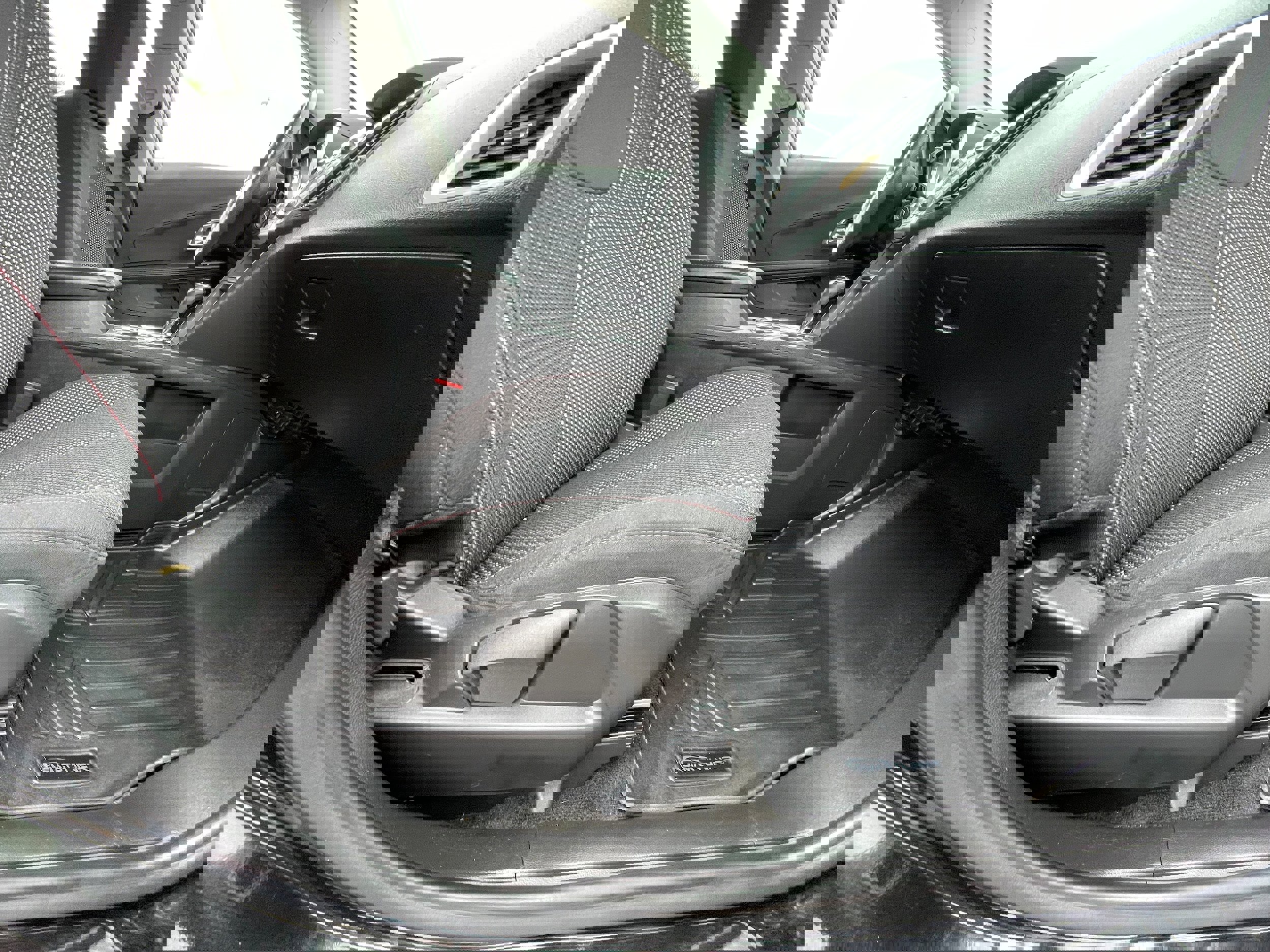 Used 2017 Chevrolet Equinox LT image 24