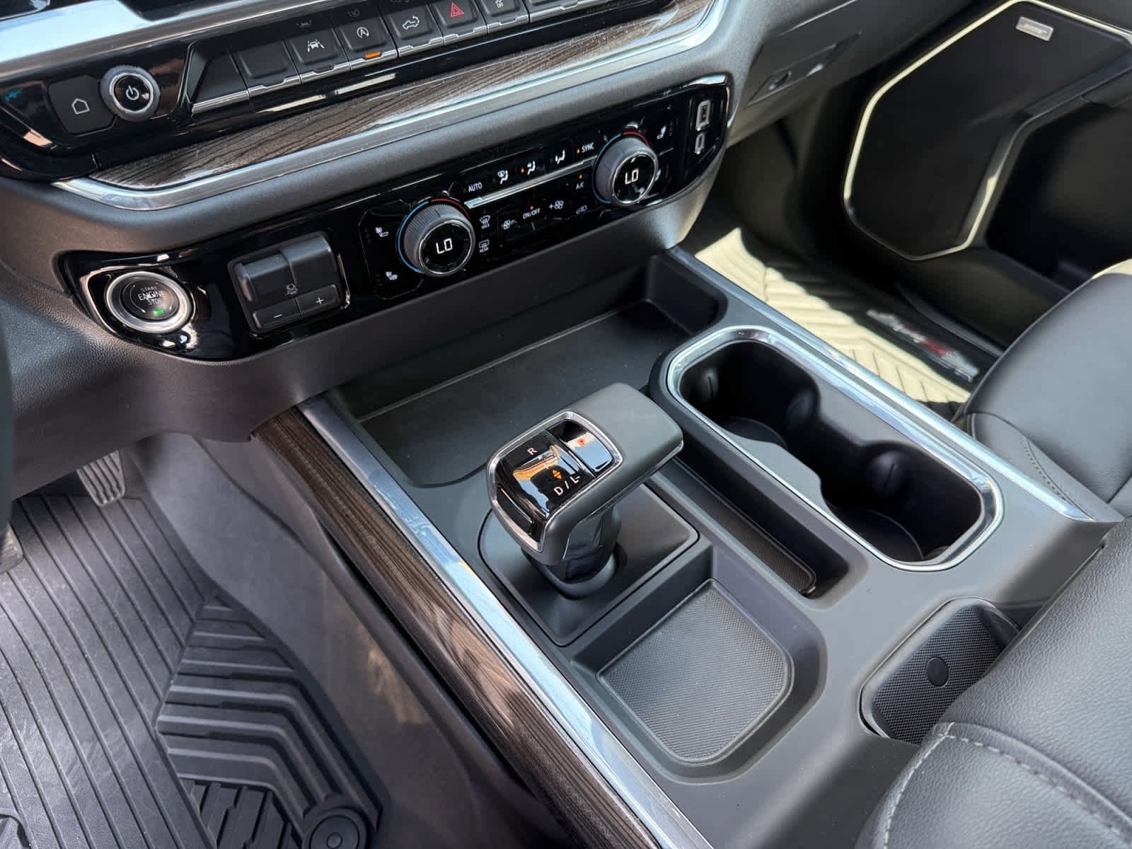 Used 2024 Chevrolet Silverado 1500 LT Trail Boss w/ Convenience Package II AWD/4WD image 22
