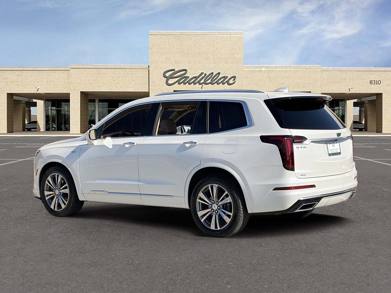 Used 2021 Cadillac XT6 Premium Luxury w/ Platinum Package AWD/4WD image 7