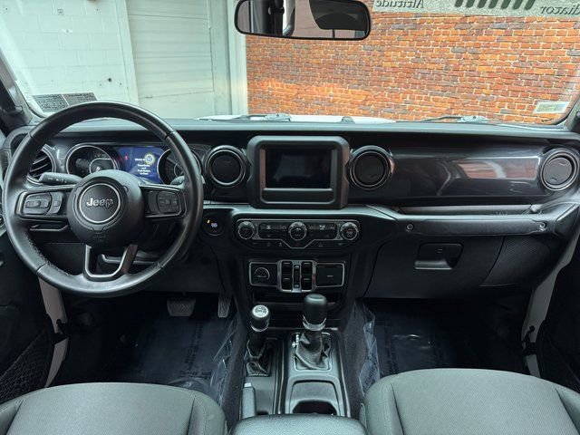 Used 2022 Jeep Gladiator Sport AWD/4WD image 9