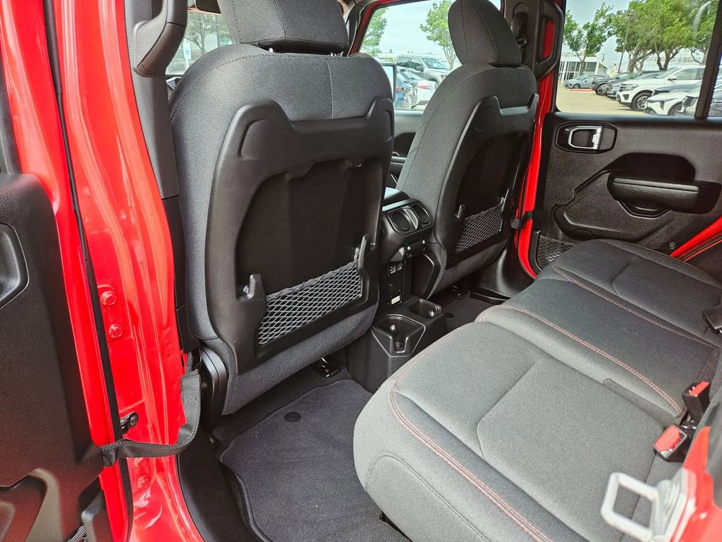 Used 2025 Jeep Wrangler Unlimited Rubicon image 26