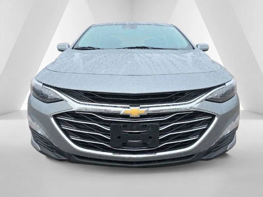 Used 2023 Chevrolet Malibu LT FWD image 2