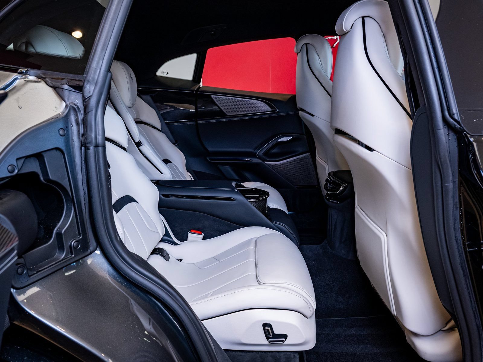 Certified 2024 Ferrari Purosangue AWD/4WD image 28