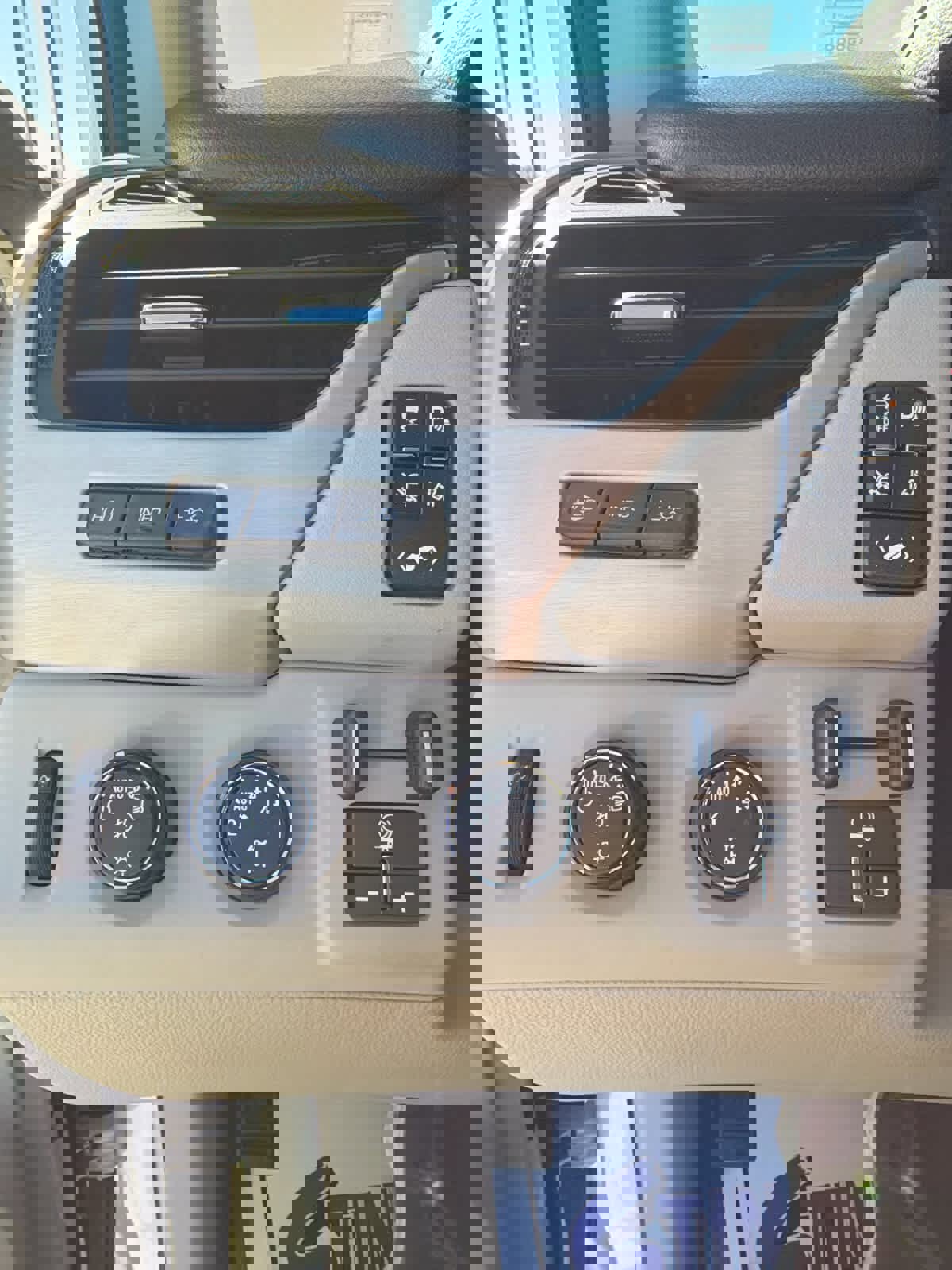 Used 2015 GMC Yukon Denali w/ Premium Package image 21