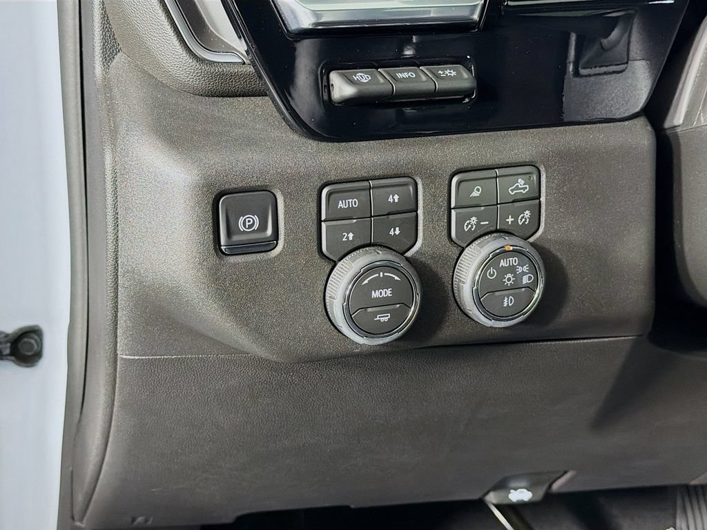Used 2026 Chevrolet Silverado 1500 High Country AWD/4WD image 10