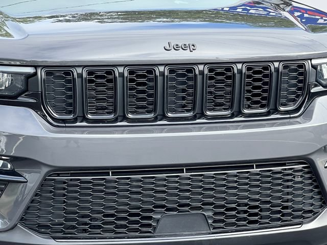 Used 2024 Jeep Grand Cherokee Limited w/ Black Appearance Package AWD/4WD image 46