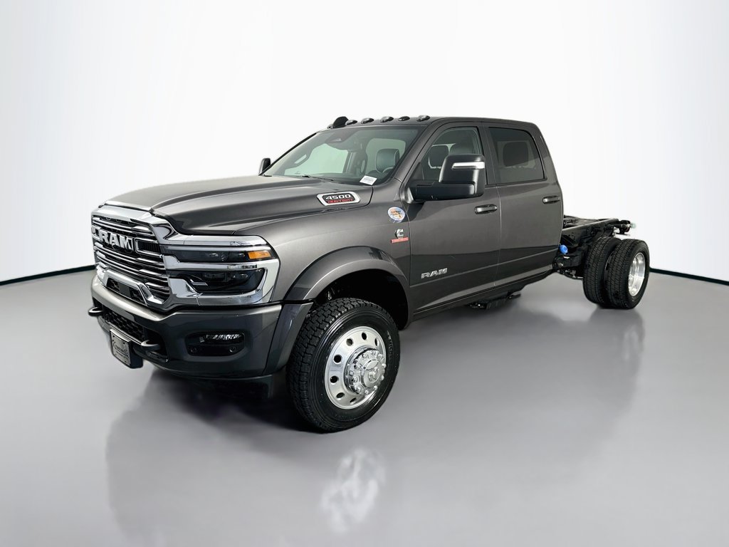 New 2026 RAM 4500 4x4 Crew Cab DRW w/ Laramie Trim Package image 3