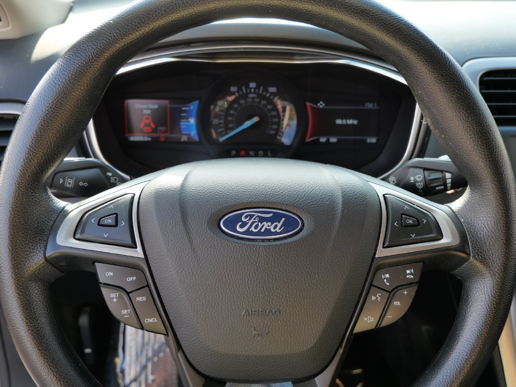 Used 2020 Ford Fusion SE FWD image 26