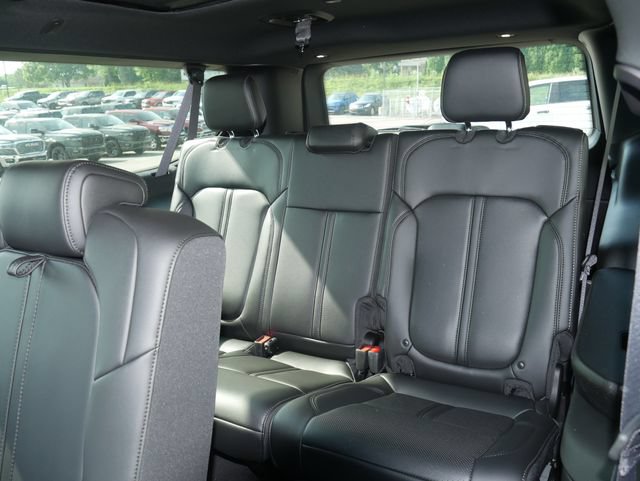 New 2026 Jeep Grand Wagoneer L 4WD w/ Premium Group I image 27