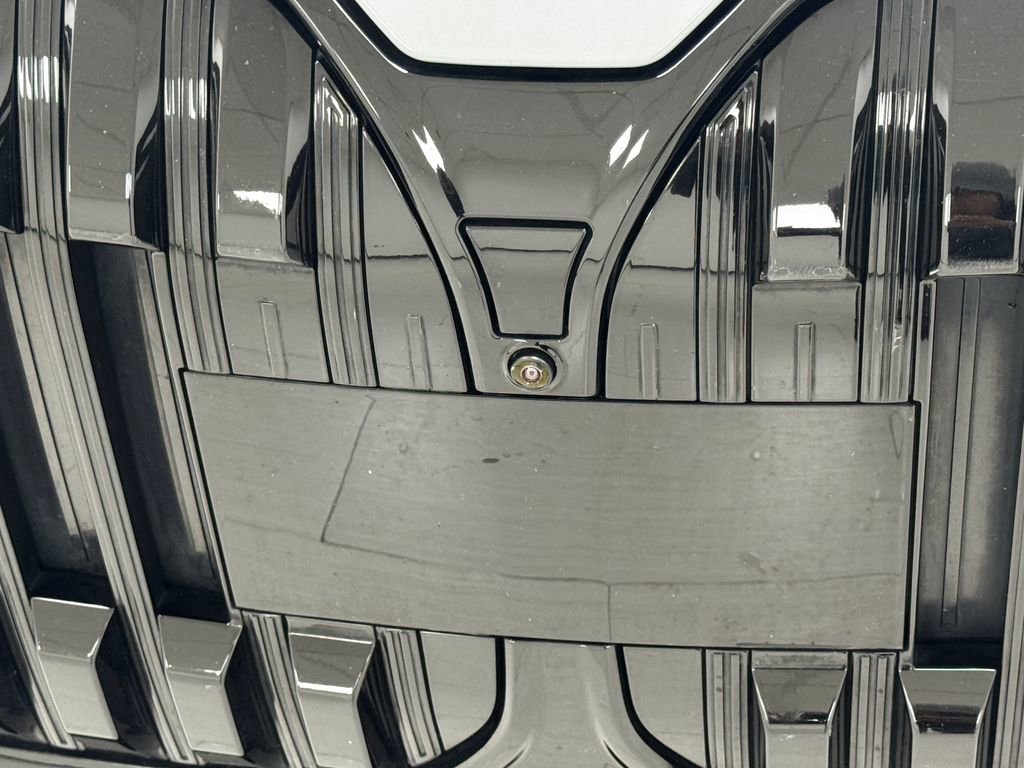 Used 2023 BMW 760i xDrive w/ Executive Package image 37