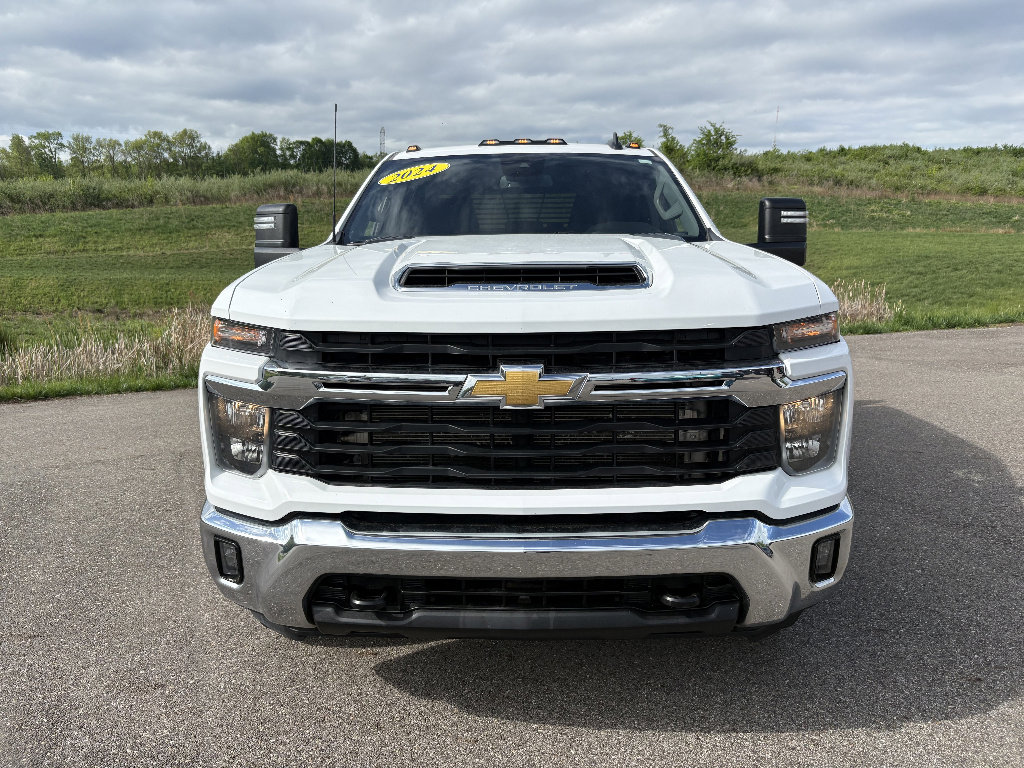 Used 2024 Chevrolet Silverado 3500 LT w/ Convenience Package AWD/4WD image 8