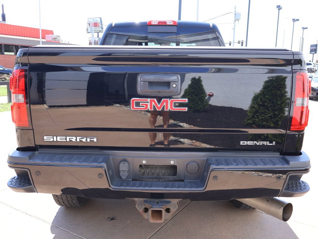 Used 2015 GMC Sierra 2500 Denali w/ Duramax Plus Package AWD/4WD image 5