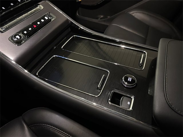 Used 2025 Lincoln Aviator AWD w/ Equipment Group 101A image 33