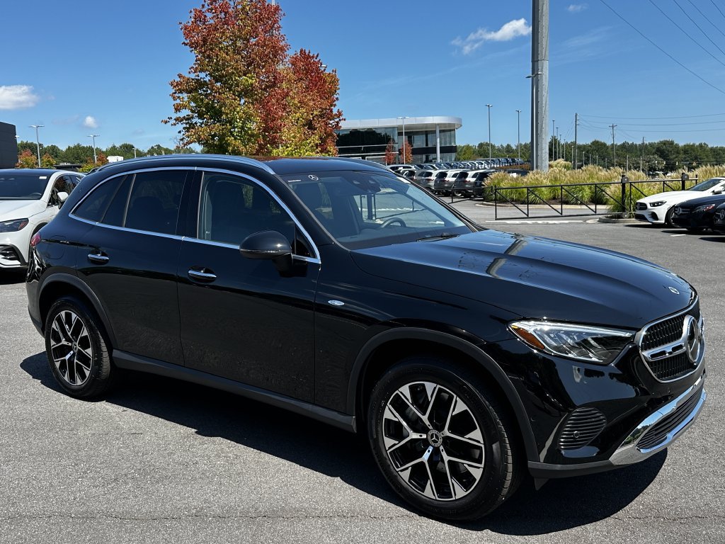 Certified 2025 Mercedes-Benz GLC 350e 4MATIC w/ Driver Assistance Package image 2