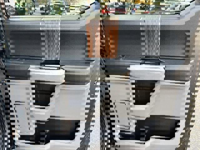 Used 2016 Ford F150 Lariat image 14