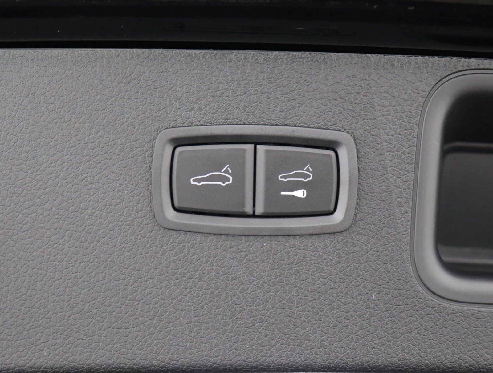 Used 2025 Porsche Macan image 19