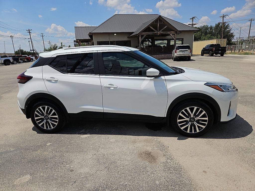 Used 2022 Nissan Kicks SV FWD image 9