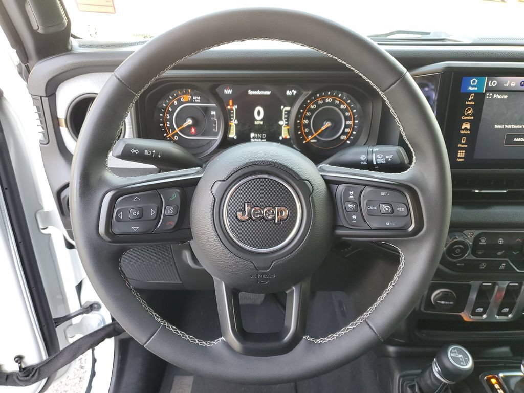 Used 2025 Jeep Wrangler Sport AWD/4WD image 15