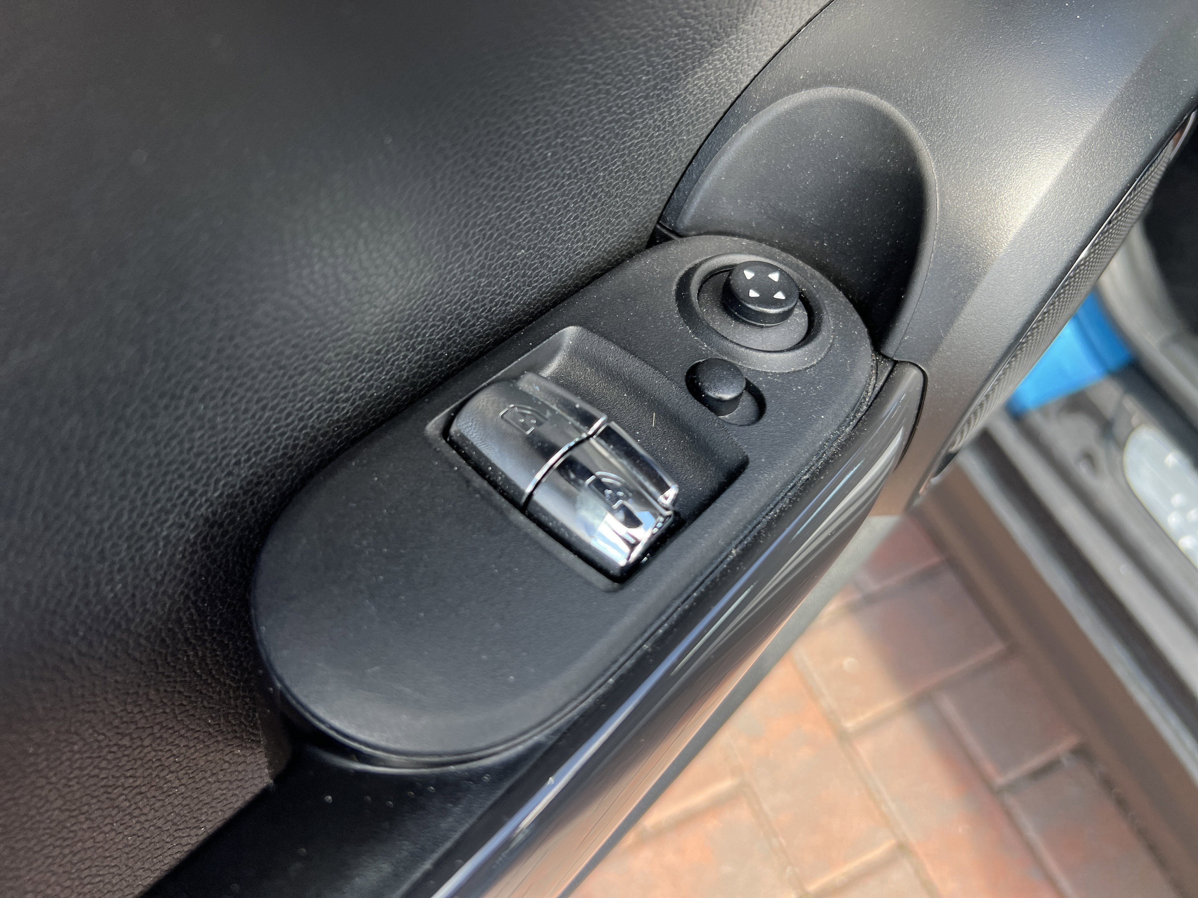 Used 2017 MINI Cooper 2-Door Hardtop FWD image 15