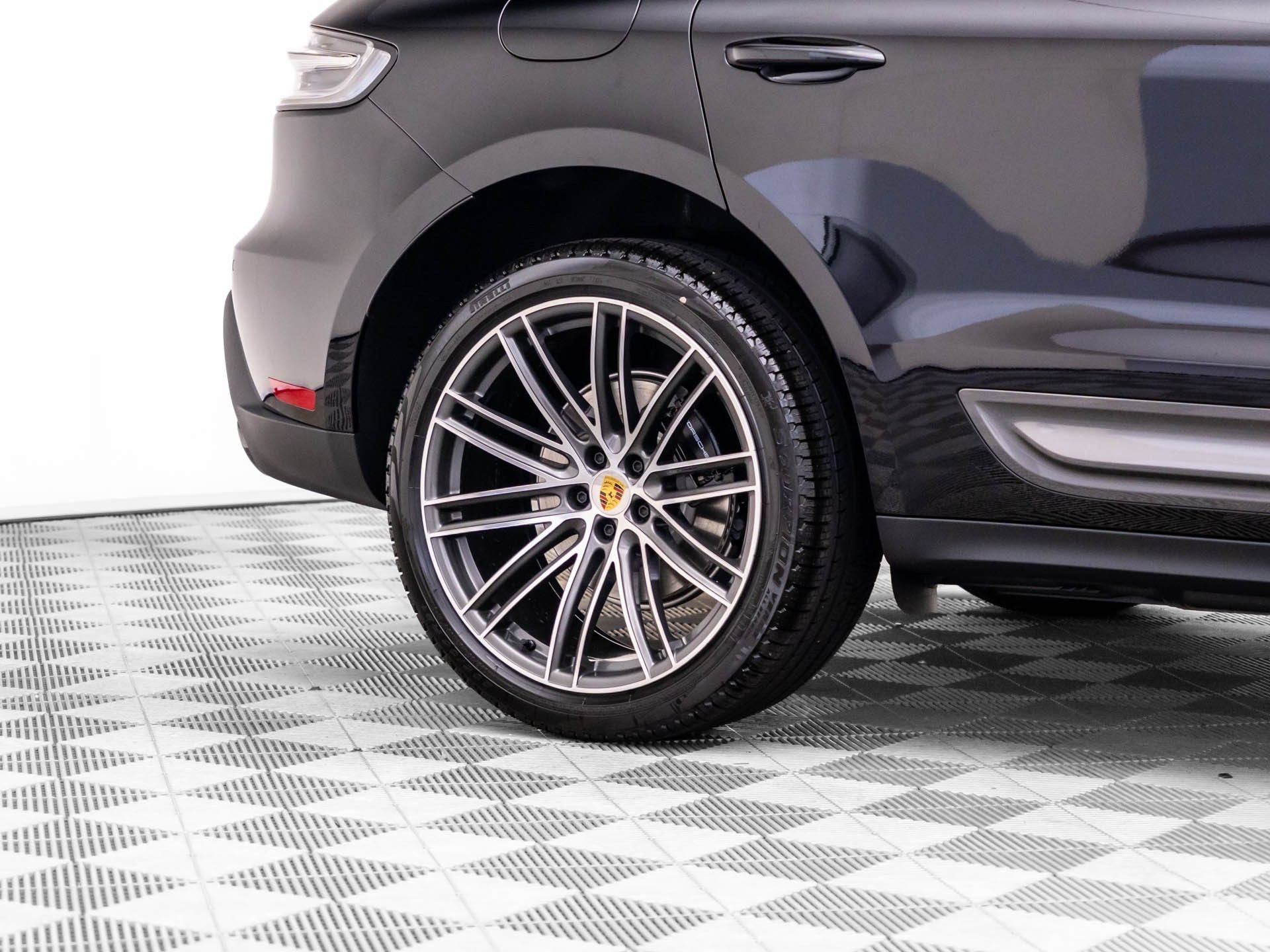 New 2026 Porsche Macan Turbo AWD/4WD image 37