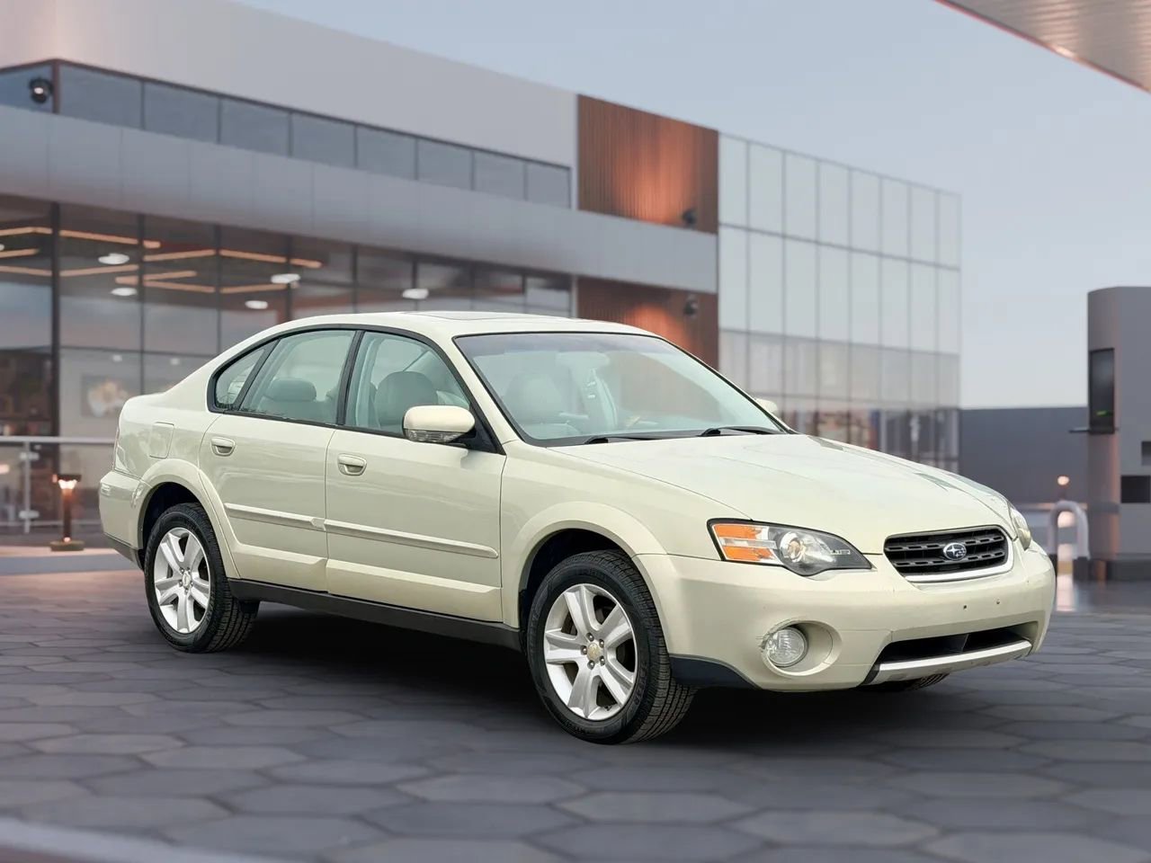 Used 2005 Subaru Outback 3.0R image 10