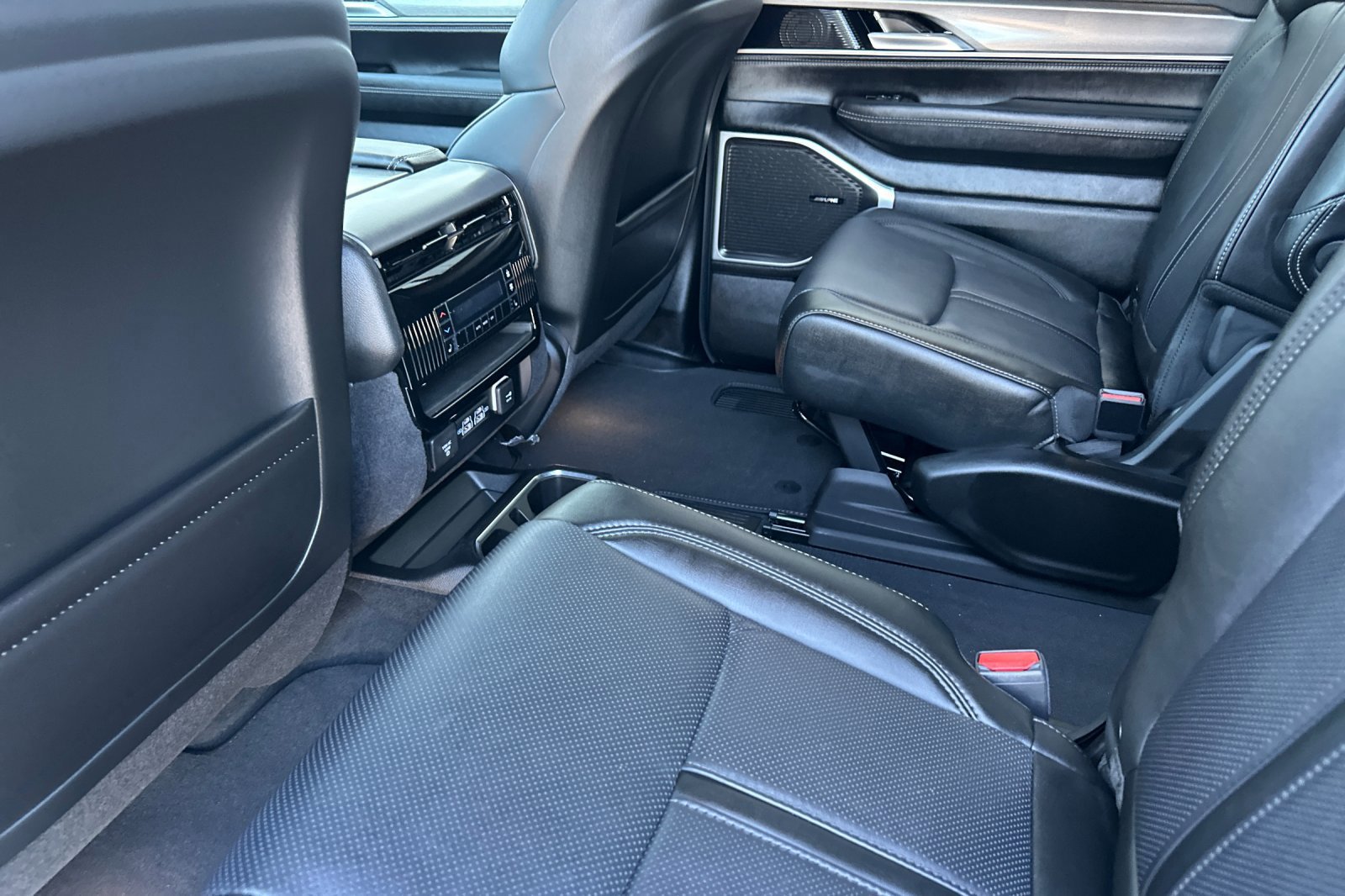 New 2025 Jeep Wagoneer Series II image 12