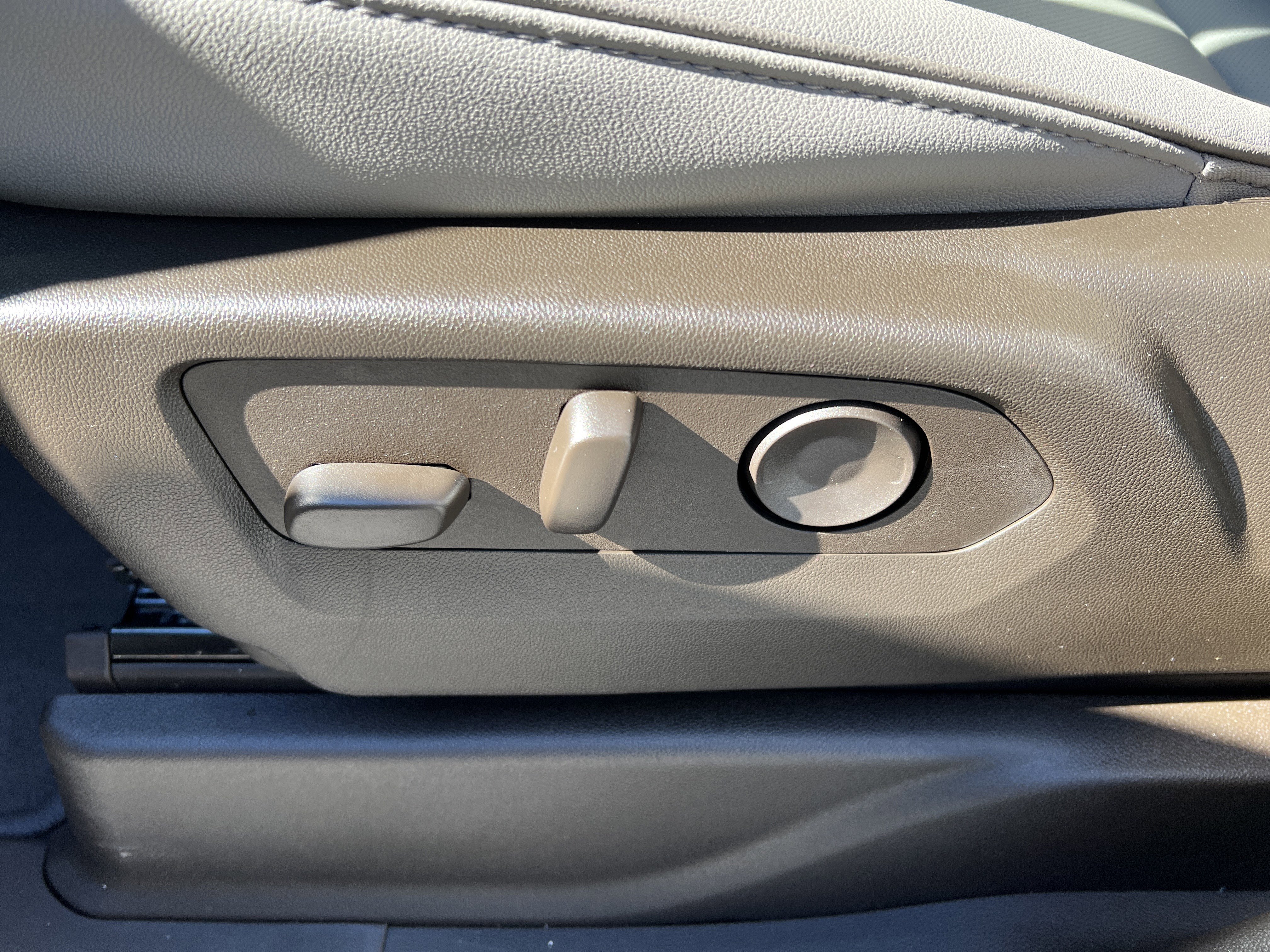 New 2026 GMC Yukon XL Elevation image 10