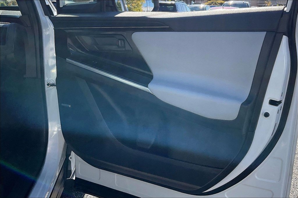 Certified 2023 Subaru Solterra AWD image 29