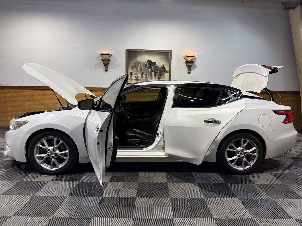 Used 2016 Nissan Maxima Platinum FWD image 12
