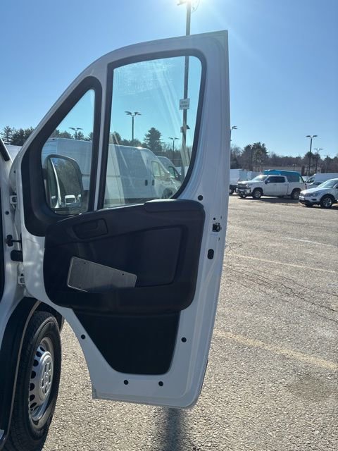 Used 2025 RAM ProMaster 2500 w/ Convenience Group image 17