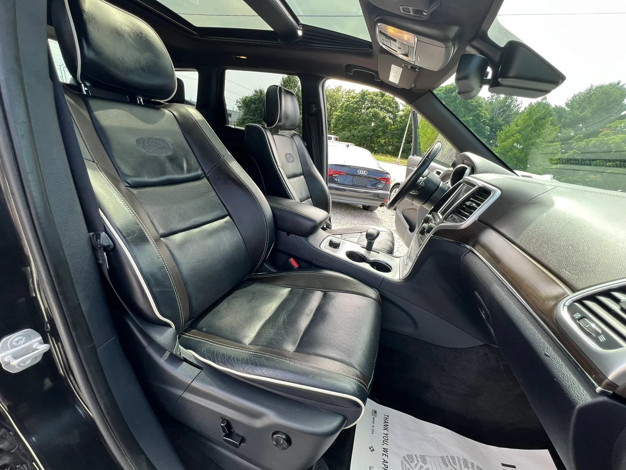 Used 2015 Jeep Grand Cherokee Overland w/ Advanced Technology Group AWD/4WD image 15