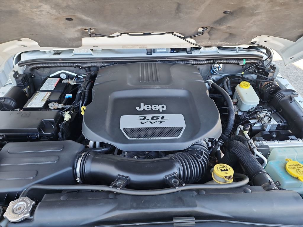 Used 2013 Jeep Wrangler Rubicon w/ PWR Convenience Group image 38