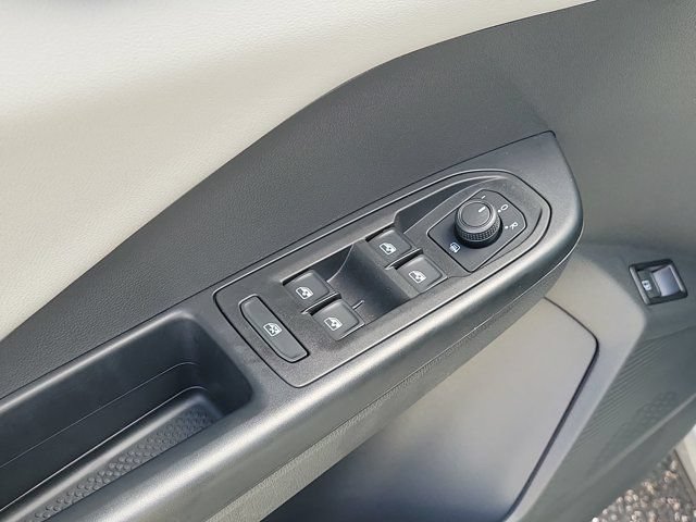 Certified 2023 Volkswagen Taos SE FWD image 17